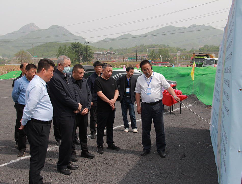 石家莊市副市長鄭巍到高速集團平贊高速蒼巖山連接線調(diào)研指導(dǎo)工作