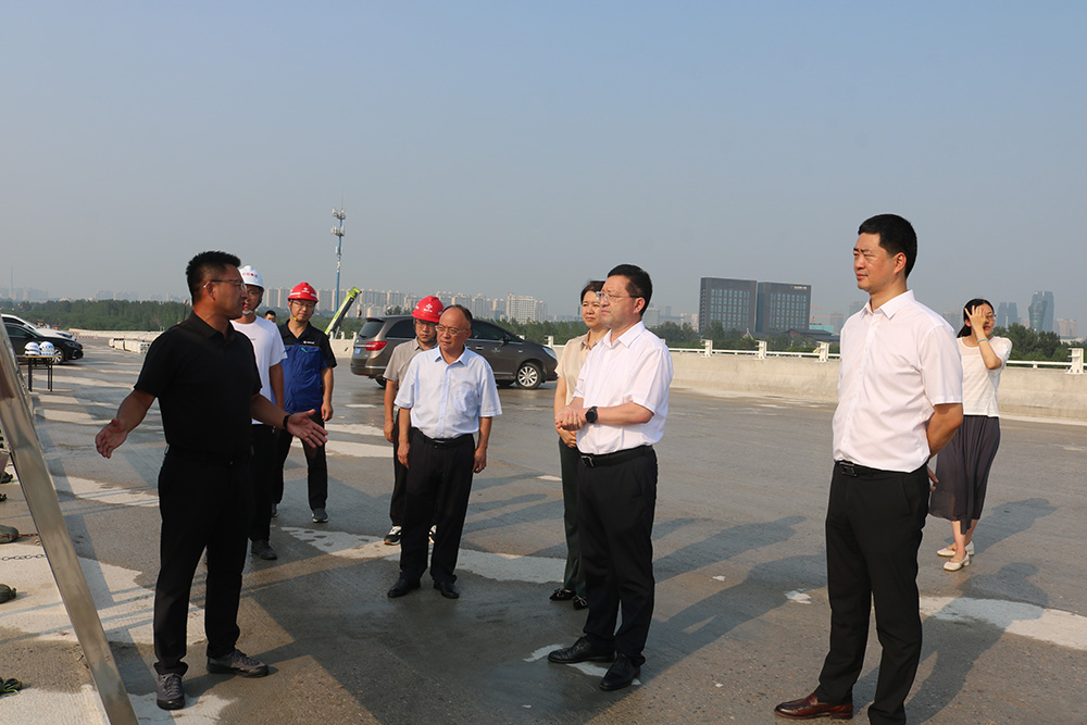 市國資委黨委書記、主任劉國勤調(diào)研督導(dǎo)復(fù)興大街市政化改造項目