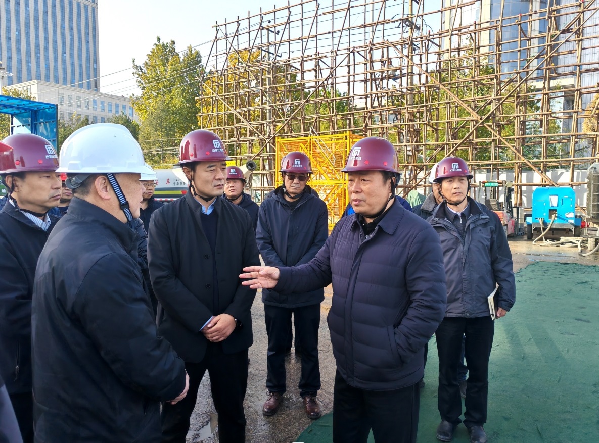 市軌道辦主要領(lǐng)導(dǎo)帶隊督導(dǎo)檢查軌道交通 4號線一期工程